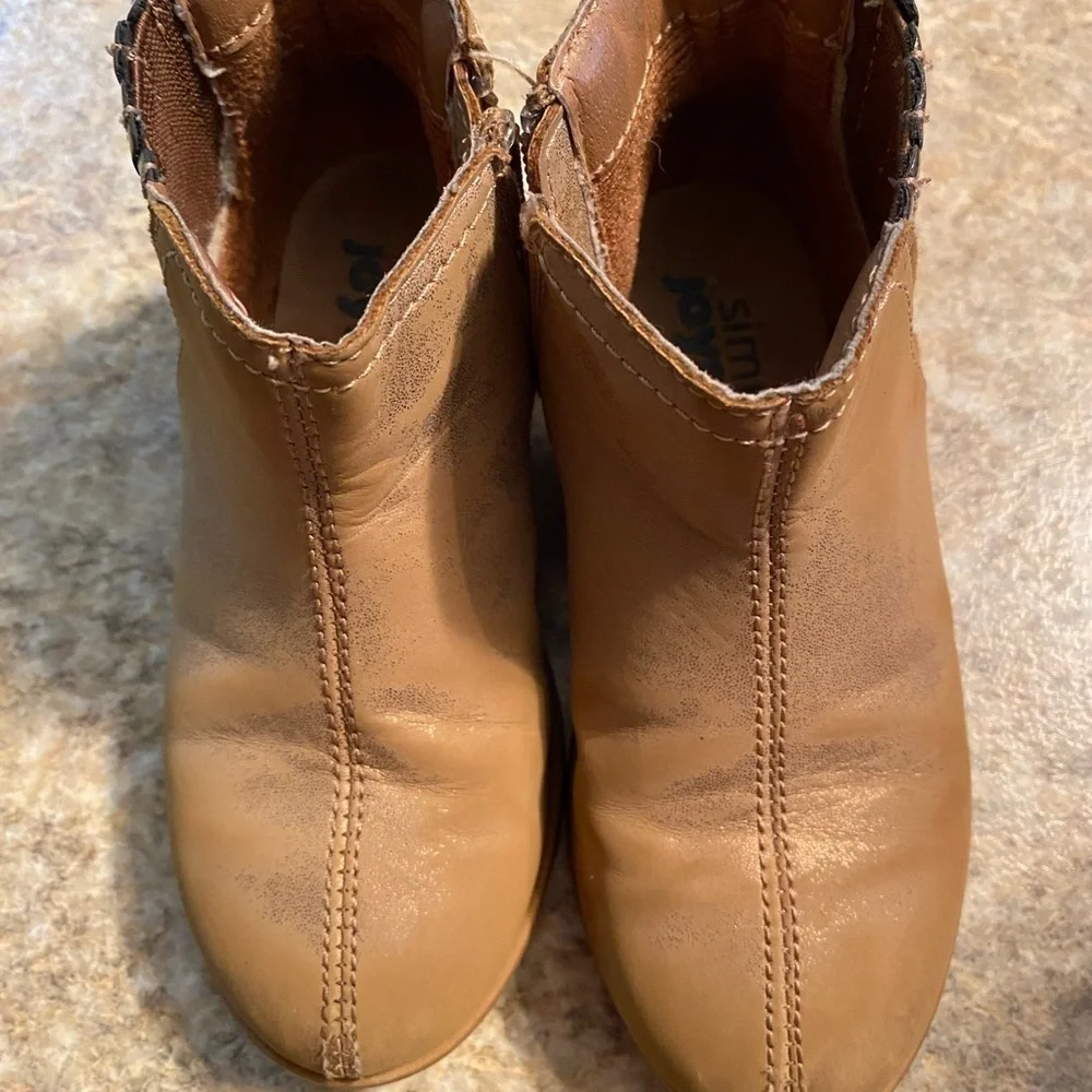 CARTERS SIZE 8 BROWN CHILDRENS BOOTS